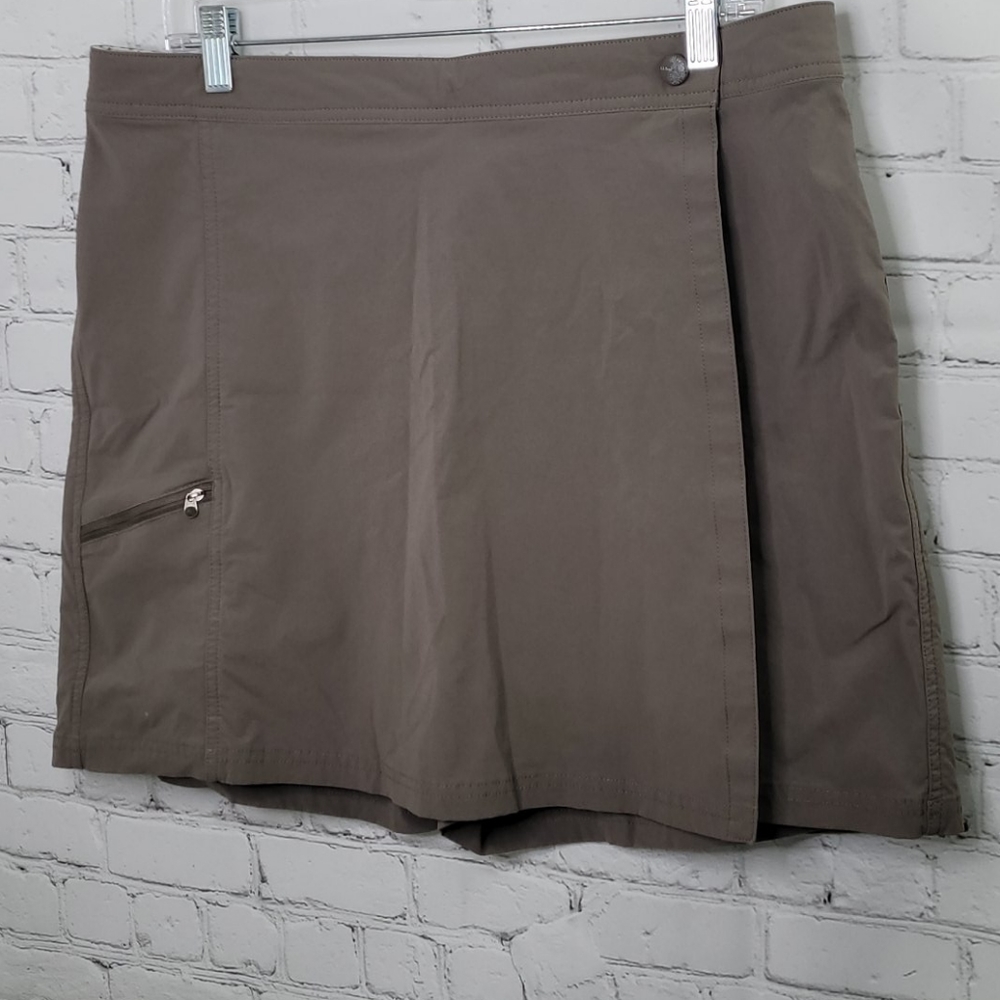 LL bean comfort trail skort